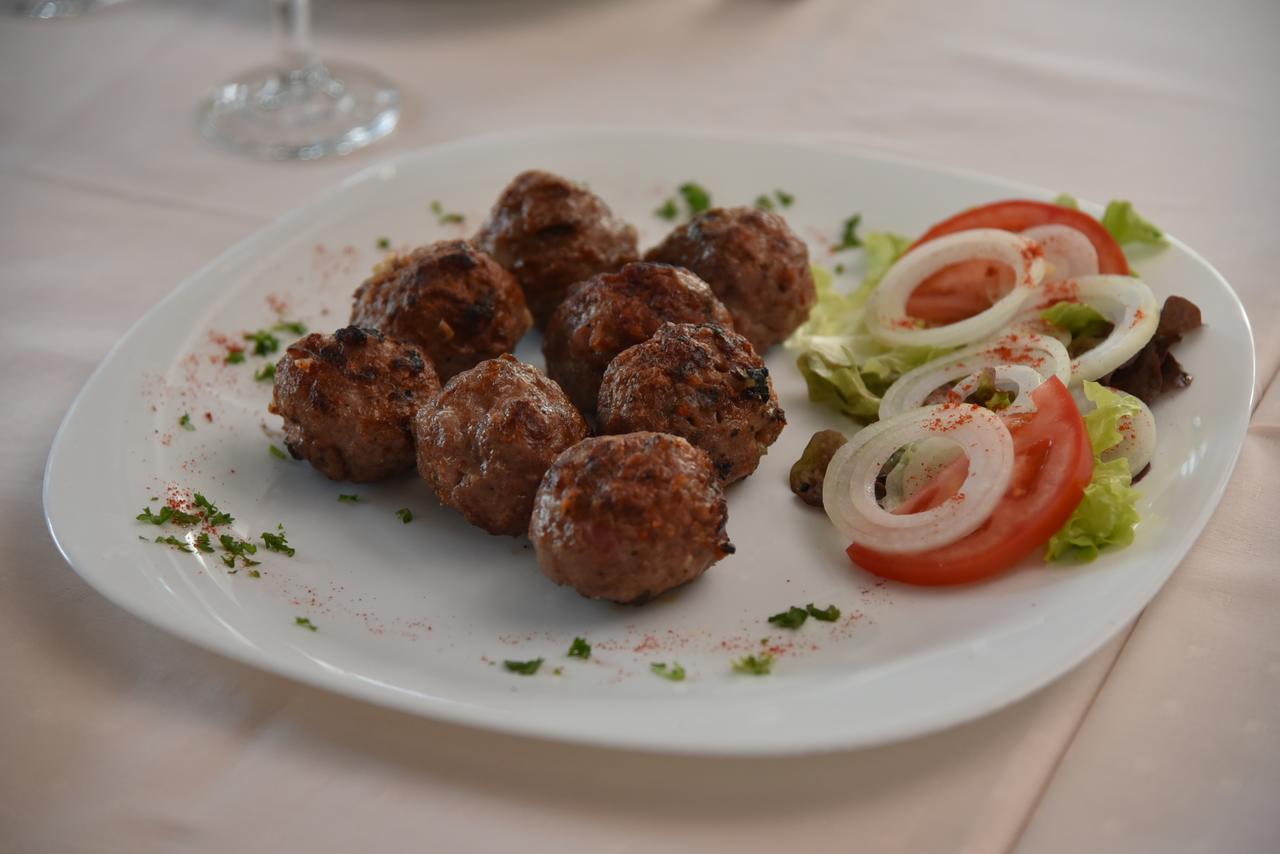 B&B Park Sremcica Экстерьер фото