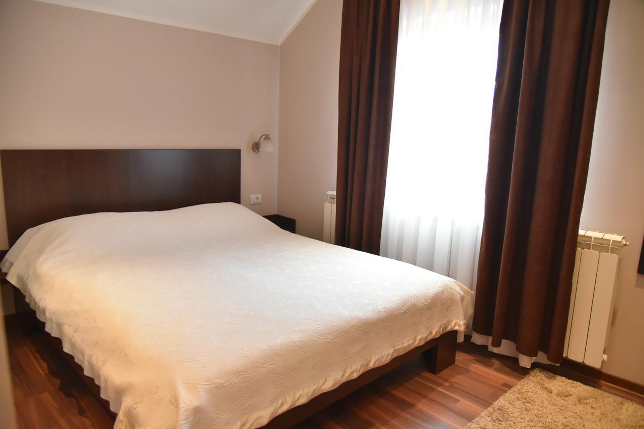 B&B Park Sremcica Экстерьер фото